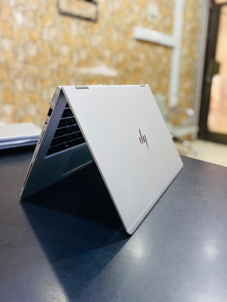 HP ELITEBOOK 1030 G3